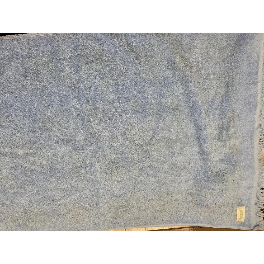 2 Vintage Pequot Blue Floral Bath Towels Rose Fringe 40x24 Cotton Lazy Daisy